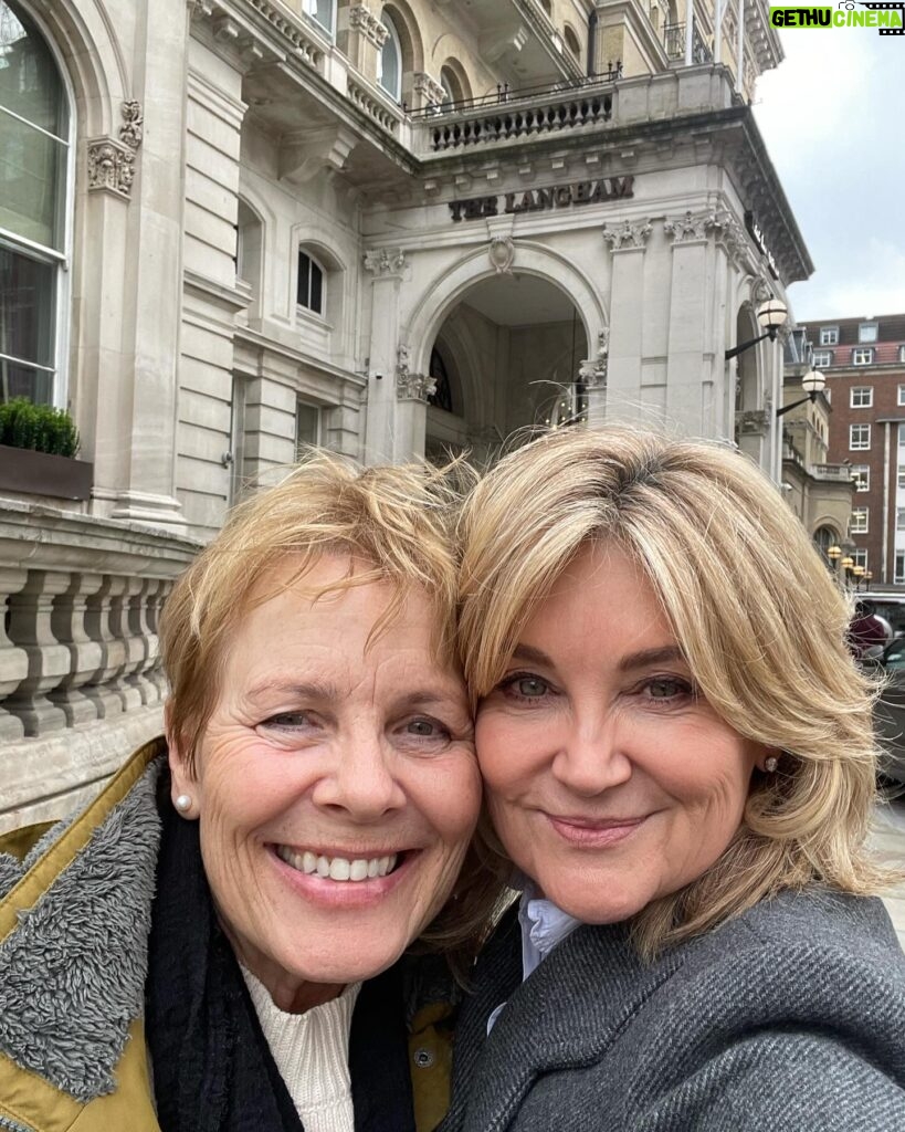 Anthea Turner Instagram - There are friends you don’t see for years then when you do it was like yesterday. Pam and I met at @bbcstoke back in the 80’s when BBC local radio was an integral part of the community together with the local paper, police station, bank, post office the list is sad and endless 😕 We decided to treat ourselves to lunch at @langham_london because the last time we were both, at this now magnificent hotel, it was the BBC canteen !! We talked, talked and talked some more. Love you Pam O’Brian @kramerknows ❤️