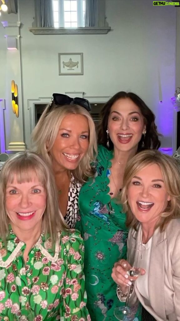 Anthea Turner Instagram - Hello Beautiful Women ! Sun is shining here in London so hope you are getting warm rays where you are today! Thank you to @twowomenchatting for hosting such a gorgeous event @wentworth_club sponsored by @sarahharan to celebrate @internationalwomensday_global I pulled a great seat sandwiched between @drnighatarif (what a fabulous woman) and Grace Fodor @studio10makeup (always in my pocket or makeup bag) with @lizzycundy squeezing in for a cup of tea and a scone! @vickiewhitemanagement @andreamclean1 @dr_rajarora @toniabuxton (look out for her new clothing line) @thegoodgrieftrust @lindamagistris @suzanne_baum @michellelelman and many more all in the room. Jamie Klingler @photogirluk and Lavina Mehta MBE @feelgoodwithlavina also sent wise words out from the stage to the room. @GMEventshire @templespa @amandaakokhiaphotography - Thank You 🫶🏻 “Find your purpose, run with it and be good at it ” said Dr Nighat Arif - I totally concur with her sentiment although being a Gemini I think I have multiple and still can’t work out what the one is !! 😂 Michelle and Liz, Pulling all this together aint easy, but you did it and everyone in the room appreciated the hard work you put into the event. Kisses, XX