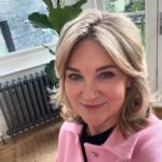 Anthea Turner Instagram – Channel 5 @channel5_tv are talking air fryers tonight in their part series presented by @alexisconran_official 

I did my little bit to help, while our Kitchen was being renovated my @salteruk air fryer, slow cooker, microwave & kettle became my best friends 👌

In the series, Alexis  explores how the air fryer have  taken the nation by storm, with one-in-two households now owning one. 

With the help of chefs and celebrity guests, Alexis introduces recipes that are easy to make and a pleasure to eat.

These shows are packed full of tips so if you are a fan you’ll love then.

ATM I’ve got the sickness bug going around so to be honest food is low on my list of interest – Anyone else got it and what are you taking? 🤢🤮🤒

I’m hydrating, with water electrolytes and about to eat some toast 😵‍💫
