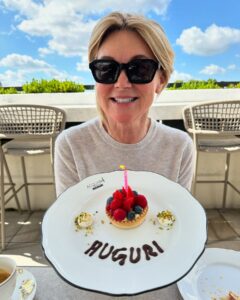 Anthea Turner Instagram - Just a quick few Birthday pictures from Sunny Roma 🥂🎉 Looking at these and others all we seem to have done is eat walk and drink loads of coffee !! 🤣 Will give you our itinerary in another post in case it’s on your list of places to go It’s our 3rd time so getting to know it well. Thank you Mark 🫶💋