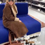 Anthea Turner Instagram – A brief slice of Saturday roaming around ! Now back home doing chores 😬 💋💋

Coat my very oldest bought @brownsfashion about 1992? 

Loving @sarahharanuk new throw it all in bucket bag Michelle think I’ll have is as long as the coat !! 

@emuaustralia for comfort and warmth, again will have for ever 🫶