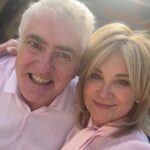 Anthea Turner Instagram - Promise Nick Hancock and I didn’t discuss our wardrobe choice when turning up to record ‘When Presenters Go Horribly Wrong’ which is on @channel5_tv tonight at 10pm !! Don’t see Nick very often but both from Stoke and like moths to the flame of our roots and ‘Pinkness’!😂 Enjoy @crackitproductions @simonwi 💓