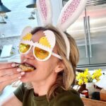 Anthea Turner Instagram – “HAPPY EASTER MY BUNNIES” 🐣

Feeling good Spring vibes today, helped along by 2 Hot Cross Buns for Breakfast!

Had to be done ☺️

How are you ? 🫶🐣🫶