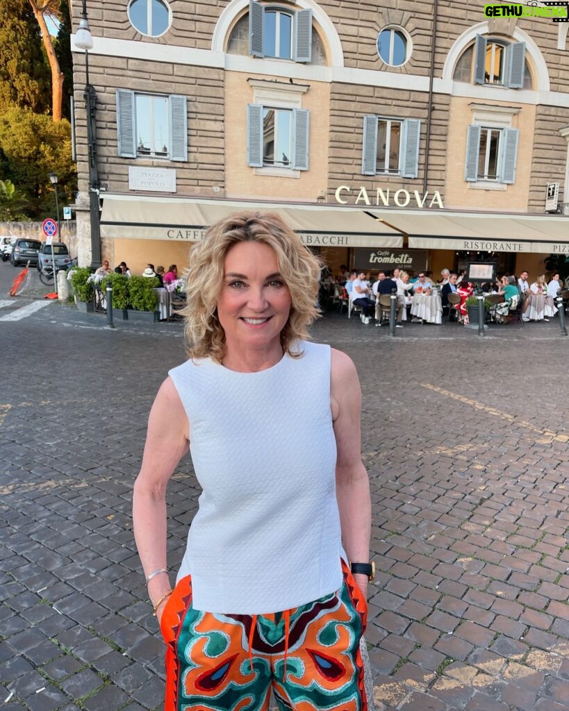 Anthea Turner Instagram - Just a quick few Birthday pictures from Sunny Roma 🥂🎉 Looking at these and others all we seem to have done is eat walk and drink loads of coffee !! 🤣 Will give you our itinerary in another post in case it’s on your list of places to go It’s our 3rd time so getting to know it well. Thank you Mark 🫶💋