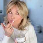 Anthea Turner Instagram – Your skin and hair needs this pot of gorgeousness.

Don’t dry out, we need to keep moisturising. 

Hydrate, Hydrate, Hydrate from the outside and the inside.

BALM 6 is designed by me to do 6 different things and more.

atm in this cold weather I’m using it every night as a moisturiser.

A little goes a long way so only a small amount is needed but when I wake up I feel beautifully hydrated. 

I then drink a pint of water to further hydrate and replace what I’ve lost over night.

To get your hands on this pot of gold head to – https://www.antheaturner.com/shop/p/shopbalm6

Clickable links my Instagram bio! 🫶🏼