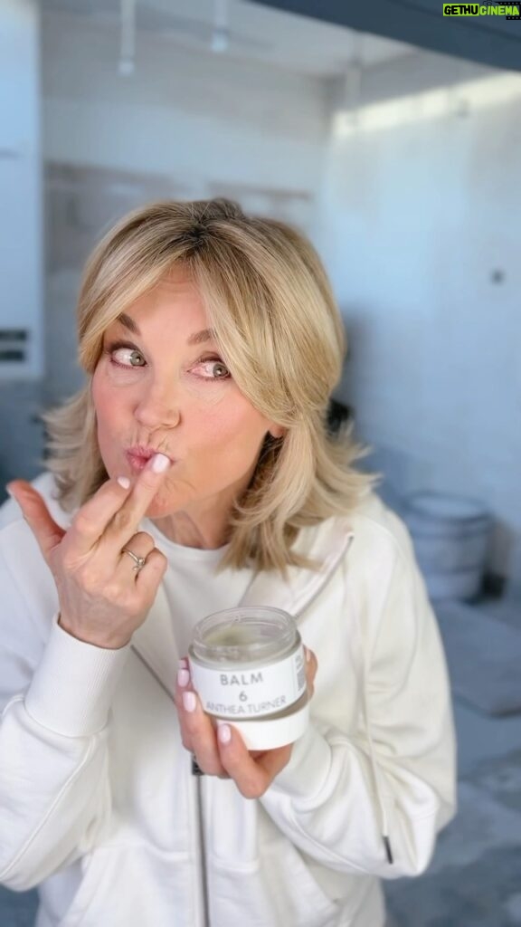 Anthea Turner Instagram - Your skin and hair needs this pot of gorgeousness. Don’t dry out, we need to keep moisturising. Hydrate, Hydrate, Hydrate from the outside and the inside. BALM 6 is designed by me to do 6 different things and more. atm in this cold weather I’m using it every night as a moisturiser. A little goes a long way so only a small amount is needed but when I wake up I feel beautifully hydrated. I then drink a pint of water to further hydrate and replace what I’ve lost over night. To get your hands on this pot of gold head to - https://www.antheaturner.com/shop/p/shopbalm6 Clickable links my Instagram bio! 🫶🏼