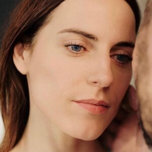 Antje Traue Instagram - „Am Anschlag - die Macht der Kränkung“ is streaming @zdfneo the 20th of August. Playing a blind woman made me realize how life can change -  in a heartbeat. We all can feel  how vulnerable life is these days. Directed by @umutdagdirector & by my side leading man @murathanmuslu & @alevirmak_ 💫