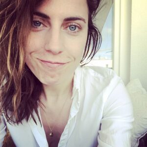 Antje Traue Instagram - Smile to you #stayinghome #solidarity #springtime #sendingpositivevibes