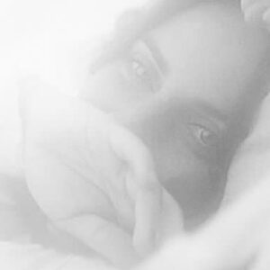 Antje Traue Instagram - Weekend smile #good night