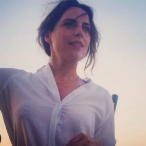 Antje Traue Instagram - ...and off to 2020! #bigsmile