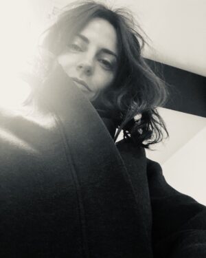 Antje Traue Instagram - #wakingup #justnow