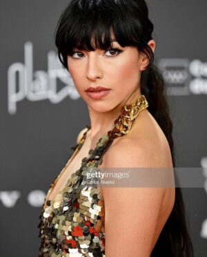 Antonia Giesen Instagram - Gracias a todo el equipo que me acompañó en los premios Platino @premios_platino 
Diseño @leshommesofficial 
Estilismo @josejuan35 
Pelo y maquillaje @consueortizmakeup 
Asistente @juliavroman 
Agencia @one__offartists 
@constanzaportigliati 

@imc_management ❣️