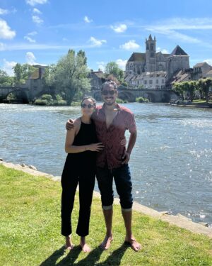 Antonia Giesen Instagram - Ya regresando a casa, luego de muchos días hermosos e intensos en Francia. 
🫂🫀