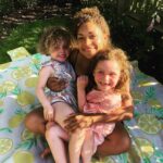 Antonia Thomas Instagram - Smothering auntie 🧡