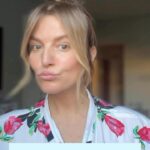 Antonija Blaće Instagram - O bakuchiolu sam vam već pričala, ovo je samo mali podsjetnik da redovnom dnevnom i noćnom njegom možete učiniti puno za svoju kožu. Ova NIVEA #CellularExpertLift linija je vjerojatno najbolji omjer cijene i kvalitete koju ćete naći na tržištu. Bakuchiol je nježan pa je dobar i za one koji imaju osjetljivu kožu. Ne treba njegu previše komplicirati, tri koraka su sasvim dovoljna- samo pokušajte biti redoviti. Koža će vam reći hvala. Naravno, ne zaboravite i na zdravu prehranu i dovoljno tekucine 🥰 #nivea #teamupwithyourskin #mybestfacesolution