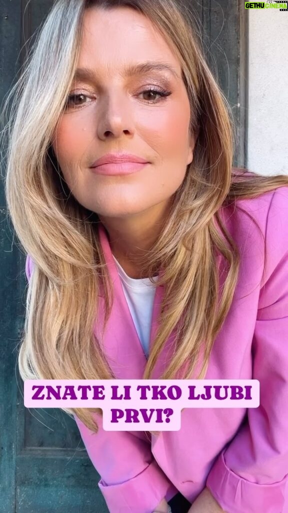 Antonija Blaće Instagram - Hrvatska je odlučila- balm broj 1 za njegu usana je Melem, onaj naš klasik koji nas prati oduvijek i ostat će s nama zauvijek. Naravno, vi možete birati koji god (ili sve) od ovih devet balmova želite ( my fav je lips and cheeks). Čestitamo od srca našem Melemu ovaj veliki uspjeh 💜🩷 Kako i ne bi bio najuspješniji kad je toliko ljubio 💜 #melemljubiprvi #lovemelem @melem_skincare