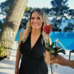 Antonija Blaće Instagram - Danas je DAN TELEVIZIJE 😍 jedva sam probrala slike, ne da instagram vise od 10, a ni 110, ma ni 1110 mi ne bi bilo dovoljno sto smo sve odradili 🙌🏼 Od divnih suvoditelja, prijatelja, suradnika, urednika, kolega, regionalnih projekata, Jamesa Arthura u finalu, letova na Tajland, postavljanja prvih sezona nikad vidjenih emisija… dva puta prva žena na svijetu u nekom formatu ( to sam ekstra ponosna)… bilo je tu dosta prvih koraka… bilo je i smijeha i suza, ali sve je to televizija 😍 Ipak, sve je pocelo s ovom prvom slikom, pitam se sjeća li se netko kako se zvao ovaj moj alter ego 😍 Televizijo, sretan ti tvoj dan. I dragi kolege, hvala vam za sve naše tv trenutke, znate točno koji ste 😍#television #show #tvshow #photodump #tvday #shooting