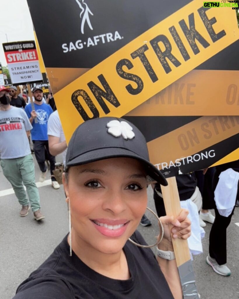 Antonique Smith Instagram - Yesterday was much needed for my spirit. Marching and rallying alongside my fellow actors in solidarity with the writers was really beautiful and inspiring. And I'll have this same feeling Sunday at the NYC Climate March! The foundational issue in both fights is corporate greed. 💔 We will fight till we win. ✊🏾❤️ #SagAftraStrong #SagAftraStrike #Power2Performers #PowerToThePeople