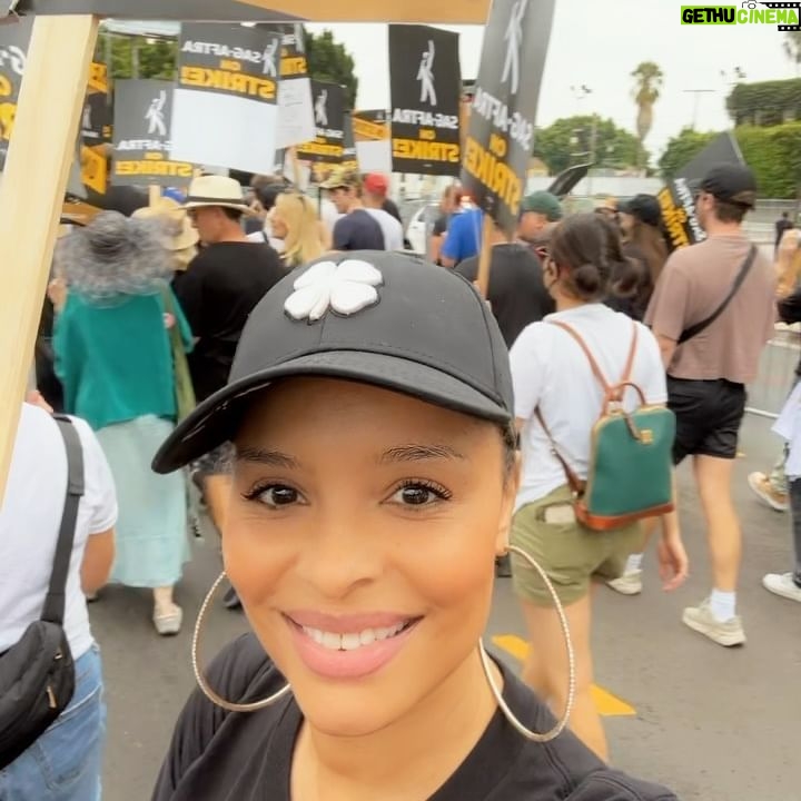 Antonique Smith Instagram - Yesterday was much needed for my spirit. Marching and rallying alongside my fellow actors in solidarity with the writers was really beautiful and inspiring. And I'll have this same feeling Sunday at the NYC Climate March! The foundational issue in both fights is corporate greed. 💔 We will fight till we win. ✊🏾❤️ #SagAftraStrong #SagAftraStrike #Power2Performers #PowerToThePeople