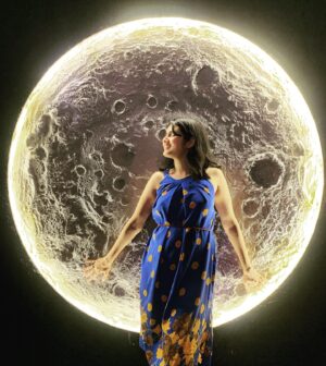 Anubha Sourya Sarangi Instagram - Over the moon and under its spell! 

#LunarLove

📸 @manoj.m_173