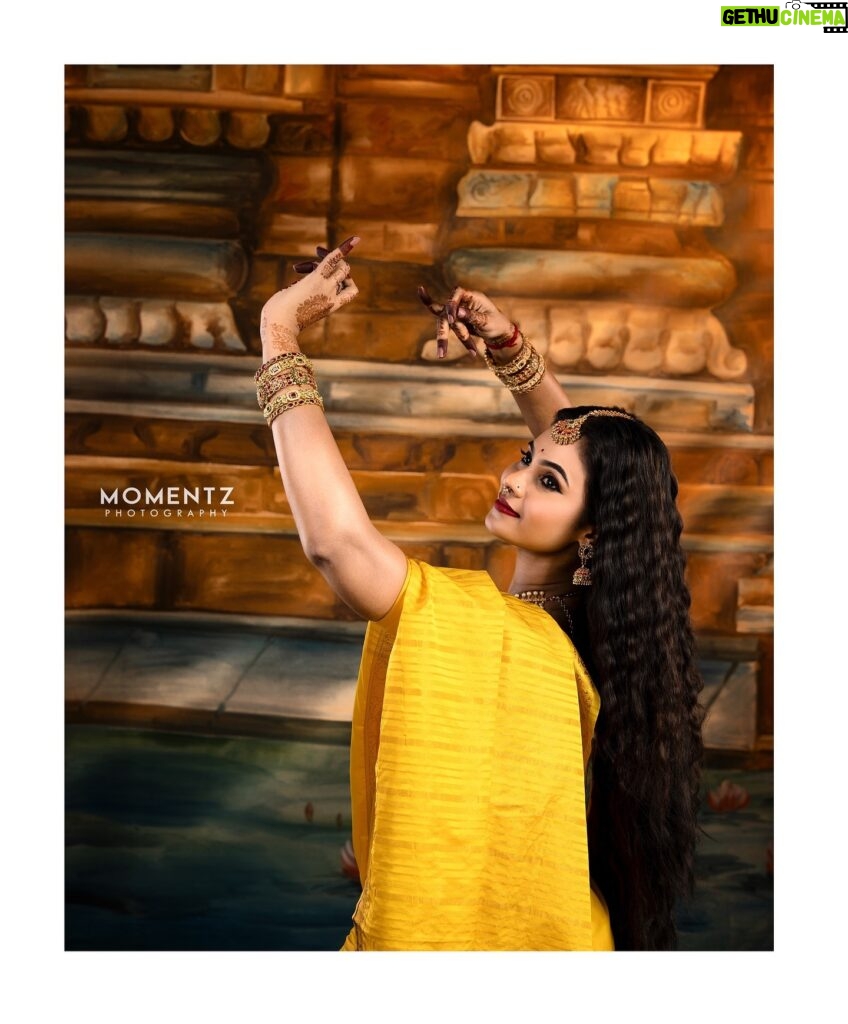 Anusha Hegde Instagram - ⭐⭐⭐⭐⭐⭐ MUA: @profile_makeover Pc: @momentzstudio Blouse : @vika.label Hairdo: @mani_stylist_ Jewellery: @new_ideas_fashions