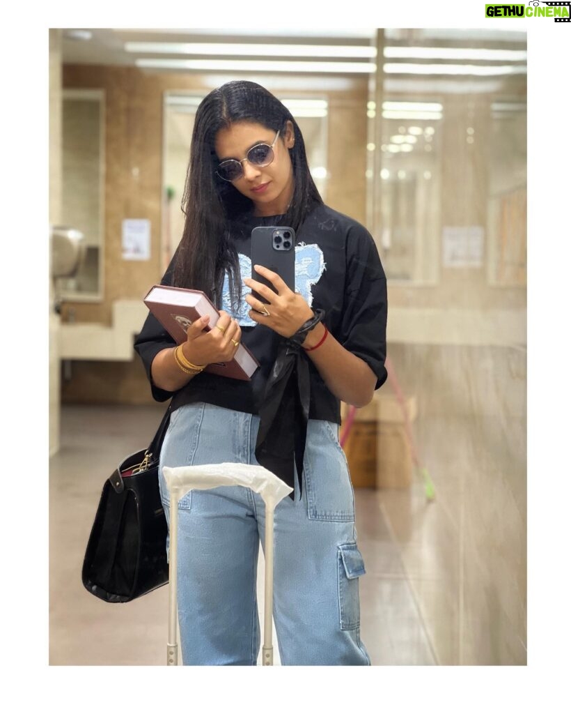 Anusha Hegde Instagram - ⭐⭐⭐⭐⭐⭐ 🛫 Find yourself 🤞