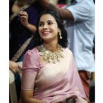 Anusha Hegde Instagram – ⭐️⭐️⭐️⭐️⭐️⭐️
Jewellery: @new_ideas_fashions 
Pc: @s.a_arun_