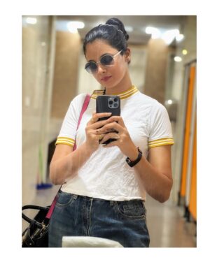 Anusha Hegde Instagram - You are the director of your life … don’t play the scripts written by others ❤️⭐️⭐️⭐️⭐️⭐️⭐️