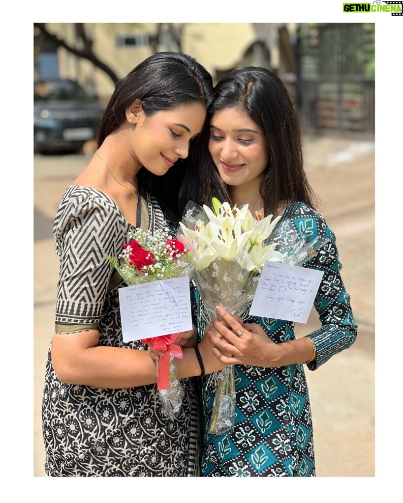 Anusha Hegde Instagram - Who says Valentine’s Day is only for lovers, it is for all the people who love and make life wonderful, jus lik us ❤️ ⭐️⭐️⭐️⭐️⭐️⭐️