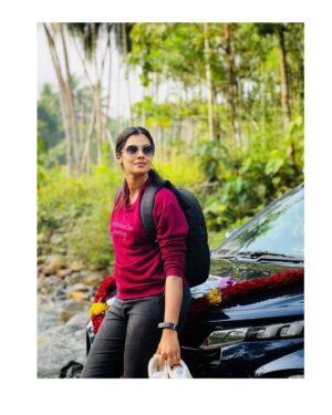 Anusha Hegde Instagram - To b beautiful means to b yourself. U don’t need to b accepted by others. You need to accept yourself. 
⭐️⭐️⭐️⭐️⭐️⭐️
Pc: @i_m_pradeep_s