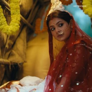 Anushka Goswami Instagram - হে সখা, মম হৃদয়ে রহো…

আমাদের নতুন music video #HeyShokha by @somlataacharyyachowdhury featuring @dibyojyoti_dutta_ and @anushkagoswami01 out now : Link In Bio 

@arindom.chatterjee @riya.debroy @iammony #SVFMusic