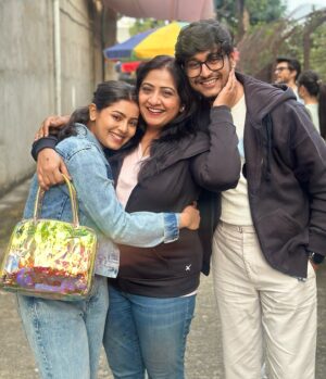 Anushka Goswami Instagram - Khub khub miss korbo sobaike…❤️❤️ 

#riazlaskar #anushkagoswami #sohinisanyal #gantchhora #starjalsha