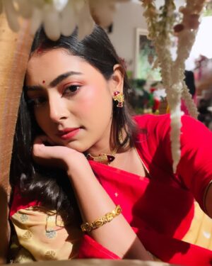 Anushka Goswami Instagram - Man mast magan
Bas tera naam dohraye ✨