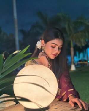 Anushka Goswami Instagram - 🌕✨