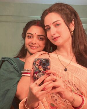 Anushka Goswami Instagram - শুভ জন্মদিন দি❤️

মিস করি রোজ🥺

রোজ গিয়েই জড়িয়ে ধরা থেকে শুরু করে নিজেদের অজান্তেই এক কথা ভাবা বা বলা,মুশকিল আসান হতে তোকে আর বোনকে সারা জীবন পাশে চাই!!!!

ভালোবাসি অনেকটা ❤️❤️❤️
ভালোথাক আর এই ভাবেই সবাইকে ভালোরাখ।
