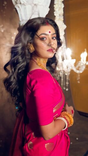 Anushka Goswami Instagram - হে সখা, মম হৃদয়ে রহো🪷
Ft @anushkagoswami01 
Styling by @rudra_saha_official 
@svfmusic  @svfsocial  @svfstories  @chupkorr  @riya.debroy  @iammony  @somlataacharyyachowdhury 
Makeup @ripika_das 

Hair @aficionado_arianator_official & @rohini_aich_rohh 
Jewellery @mayukh_jewellery 
Styling assistant @poulami_saha_official 
#bridalshoot #kolkata #rudrasaha #rabindrasangeet #heysakha  #somlataacharyyachowdhury  #tollywood #svf #love