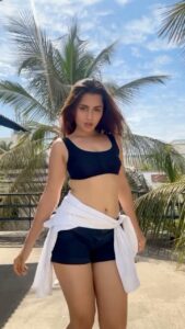 Actress Anushka Luhar HD Instagram Photos and Wallpapers June 2024