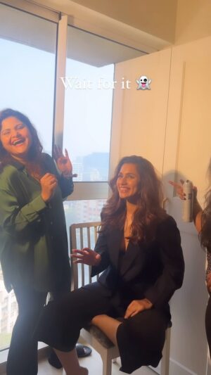 Anushka Luhar Instagram - The real BTS 😂 
@shraddha.naik @deepak_das_photography @salomipillai @rutu1203 

#bts #btsarmy #shootdiaries #explore #anushkaluhar #instagram