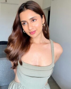 Anushka Luhar Instagram - Come waste your time with me? 🆗