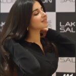 Anvesha Vij Instagram – Days like these>> ✨

The all new Flagship Lakmé Salon has launched at Galleria, Powai. 

Get runway ready looks done by the very best Lakme Fashion Week beauty experts. Sounds interesting, doesn’t it? Join the showstopper club and get 20% off all year long.🥳

#Ad #RunwayToEveryday @lakmesalon @lakmesalonpowai

📷: @prashandtap