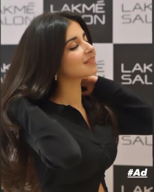 Anvesha Vij Instagram - Days like these>> ✨

The all new Flagship Lakmé Salon has launched at Galleria, Powai. 

Get runway ready looks done by the very best Lakme Fashion Week beauty experts. Sounds interesting, doesn't it? Join the showstopper club and get 20% off all year long.🥳

#Ad #RunwayToEveryday @lakmesalon @lakmesalonpowai

📷: @prashandtap