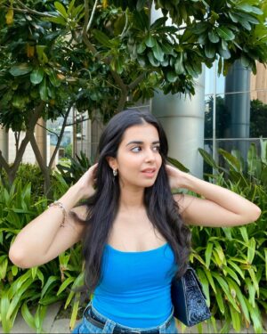 Anvesha Vij Instagram - :(: you decide

 @zillionaireindia ⛓
