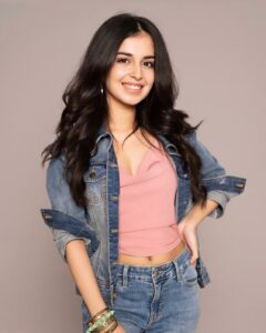 Anvesha Vij Instagram - Topper ka game hai ye! Cheers to #crashcourseonprime for being the number 1 show in the country 🥂🤍 #CrashCourseOnPrime, new series watch now! @primevideoin @owlet.films @pranaypachuari @biditabag @mohit_solanki_1_ @hridhuharoon @reel_anushka @riddhikumar_ @bhavesh_roxx @aryan01s @hetalgada19 @anveshavij #anveshavij