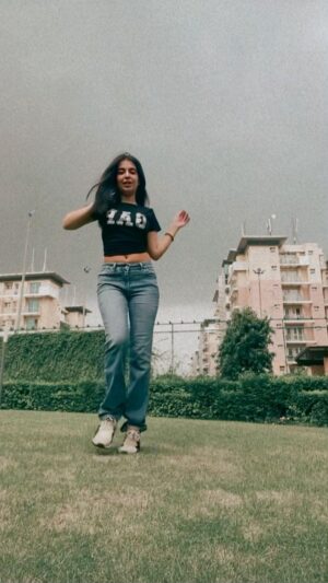 Anvesha Vij Instagram - Loving the vibe 🎶 🤍

#dance #getintoit #dojacat #explore #explorepage #reels #reelitfeelit