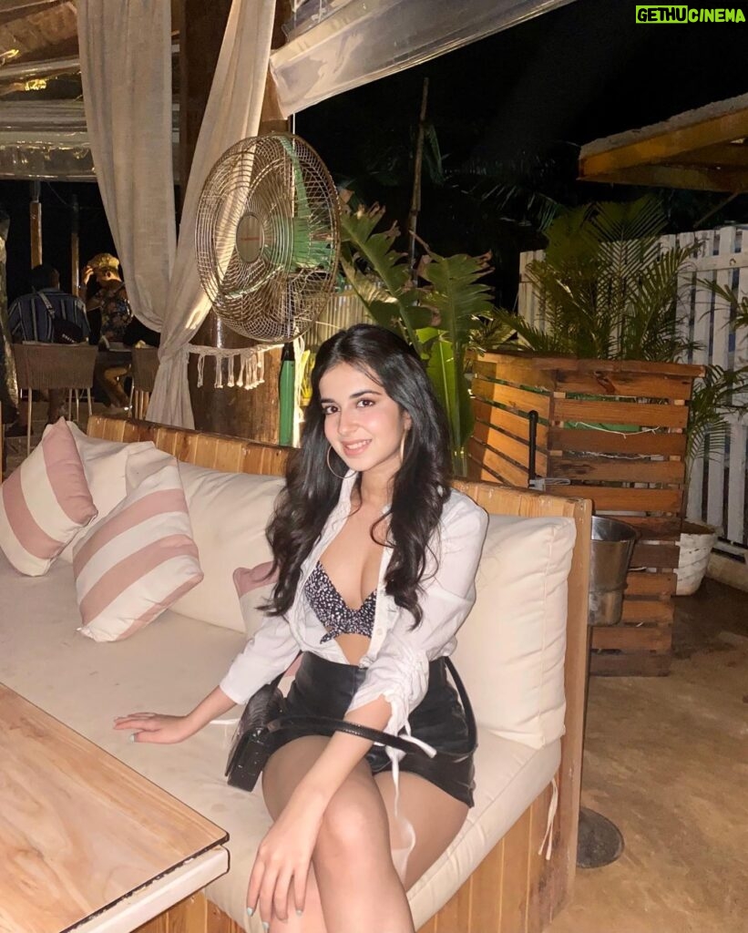 Anvesha Vij Instagram -