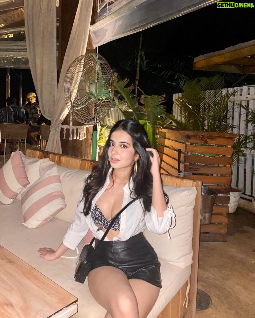 Anvesha Vij Instagram -