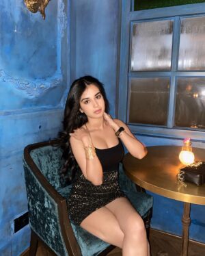Anvesha Vij Instagram - Deep blue but you painted me golden