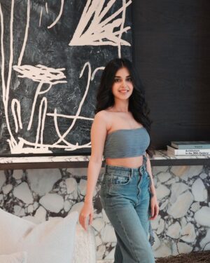 Anvesha Vij Instagram - Drowning in choices, but loving every backdrop. 🏡💫
@essentiaenvironments