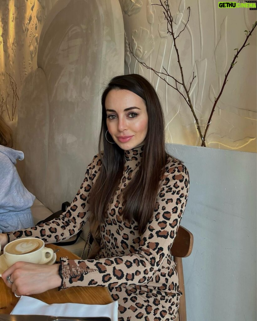 Anzhelika Kashirina Instagram - Меня тянуло к леопарду давно..и вот мы встретились)) Ааааар..😜