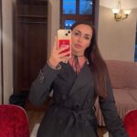 Anzhelika Kashirina Instagram – Идеальные гастроли это когда утром искупалась в море, а вечером играешь спектакль💙
А с идеальным загаром вышел промах)))
Следующие спектакли #охотанамужчин 🎭
1 августа – Новороссийск
2 августа- Сочи